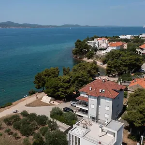 Lila Apartman
