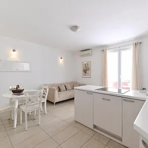 Appartement Near Center With Free Parking And Air Condition In Each